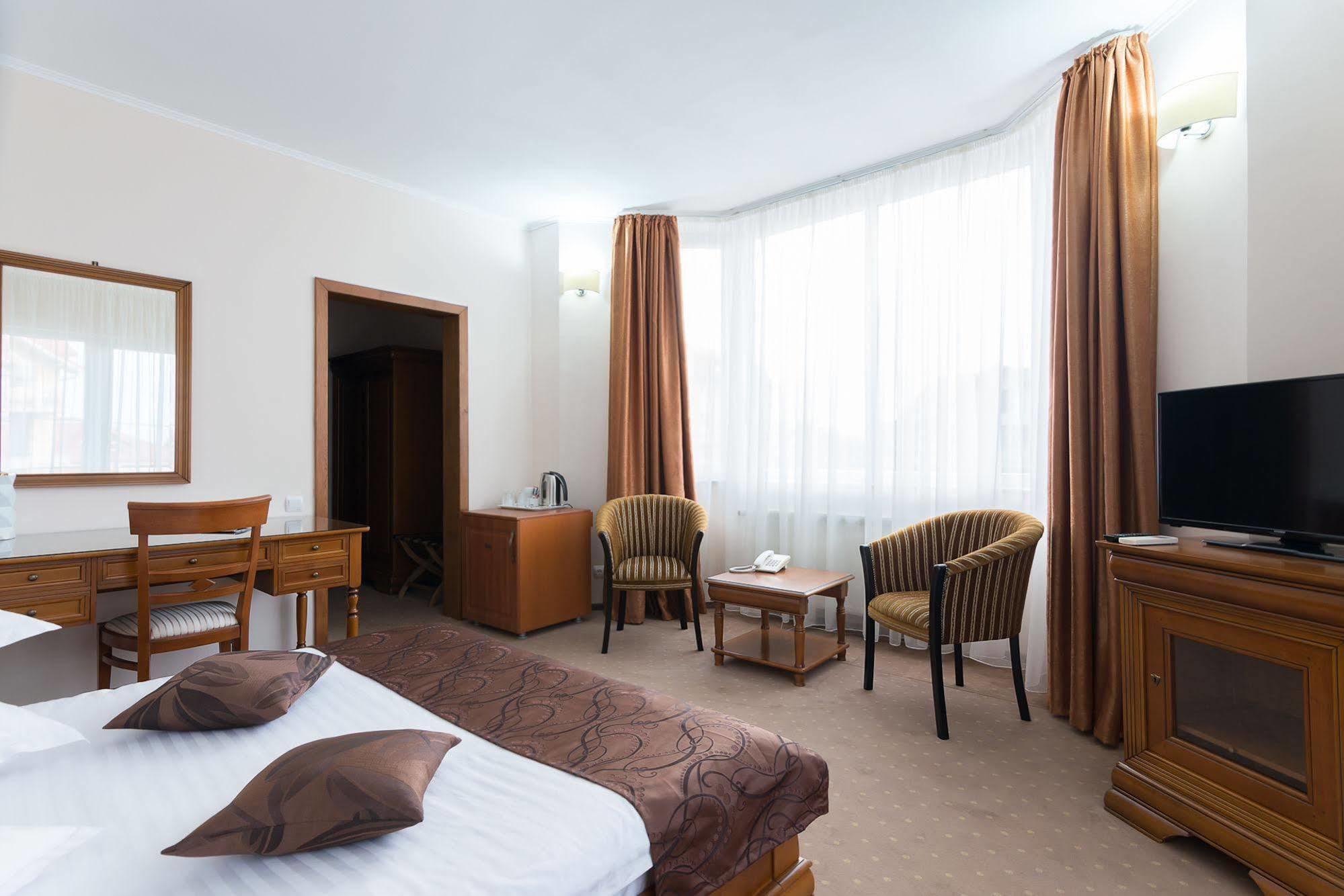 Hotel Athos R.M.T. Cluj-Napoca Exterior photo
