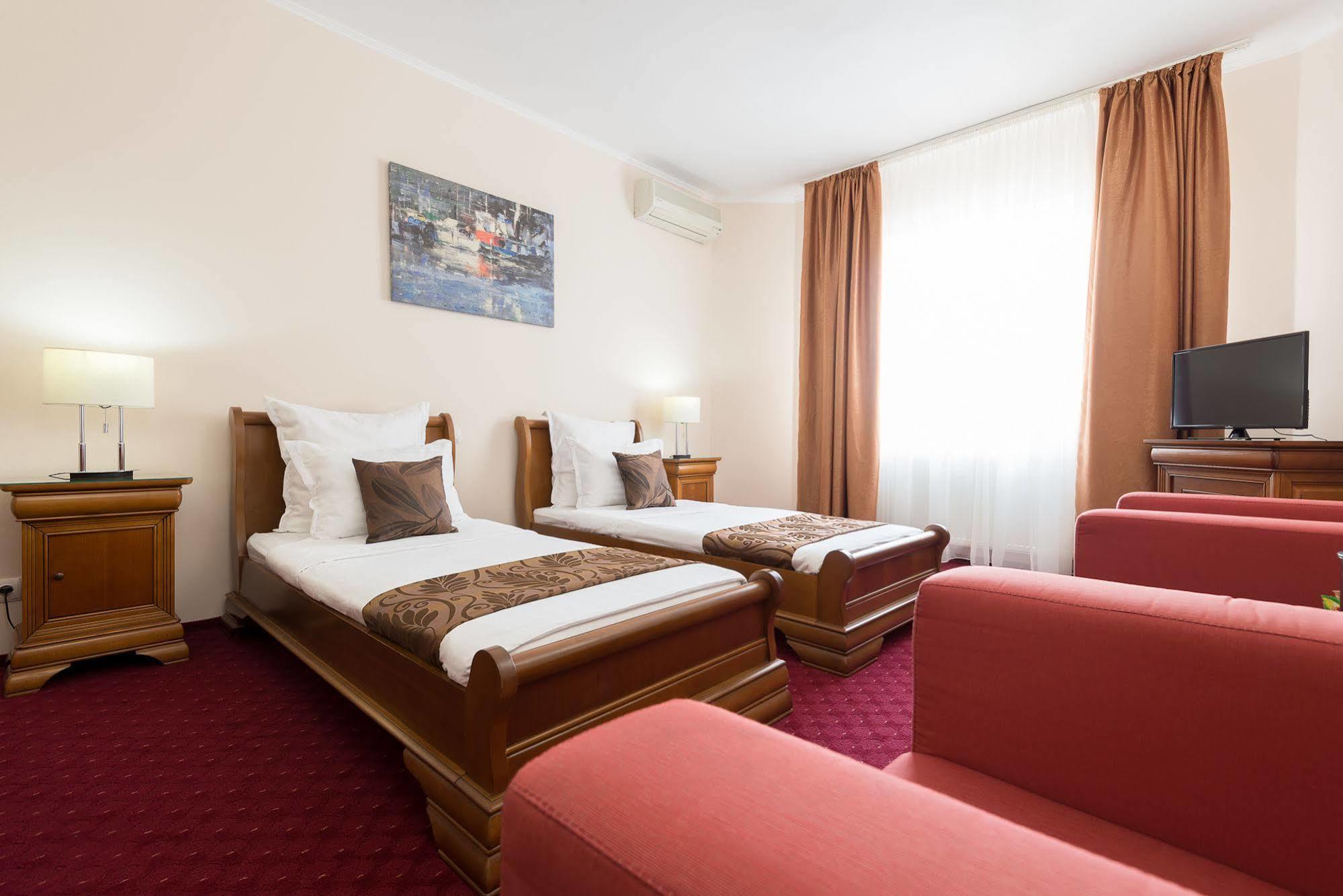 Hotel Athos R.M.T. Cluj-Napoca Exterior photo